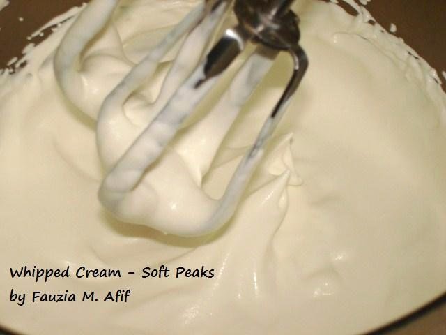 Whipped Cream (Soft Peaks and Stiff Peaks)